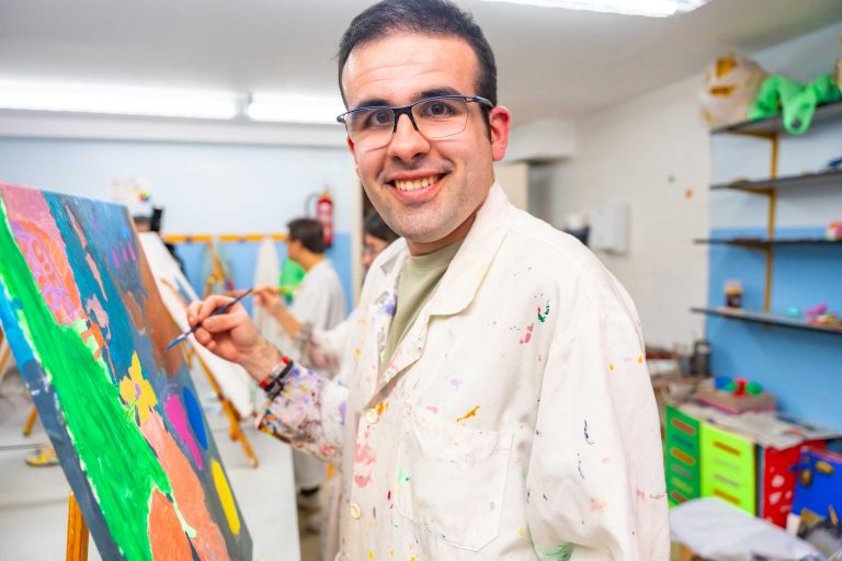 Essential Tips for Beginners to Master Watercolor Painting